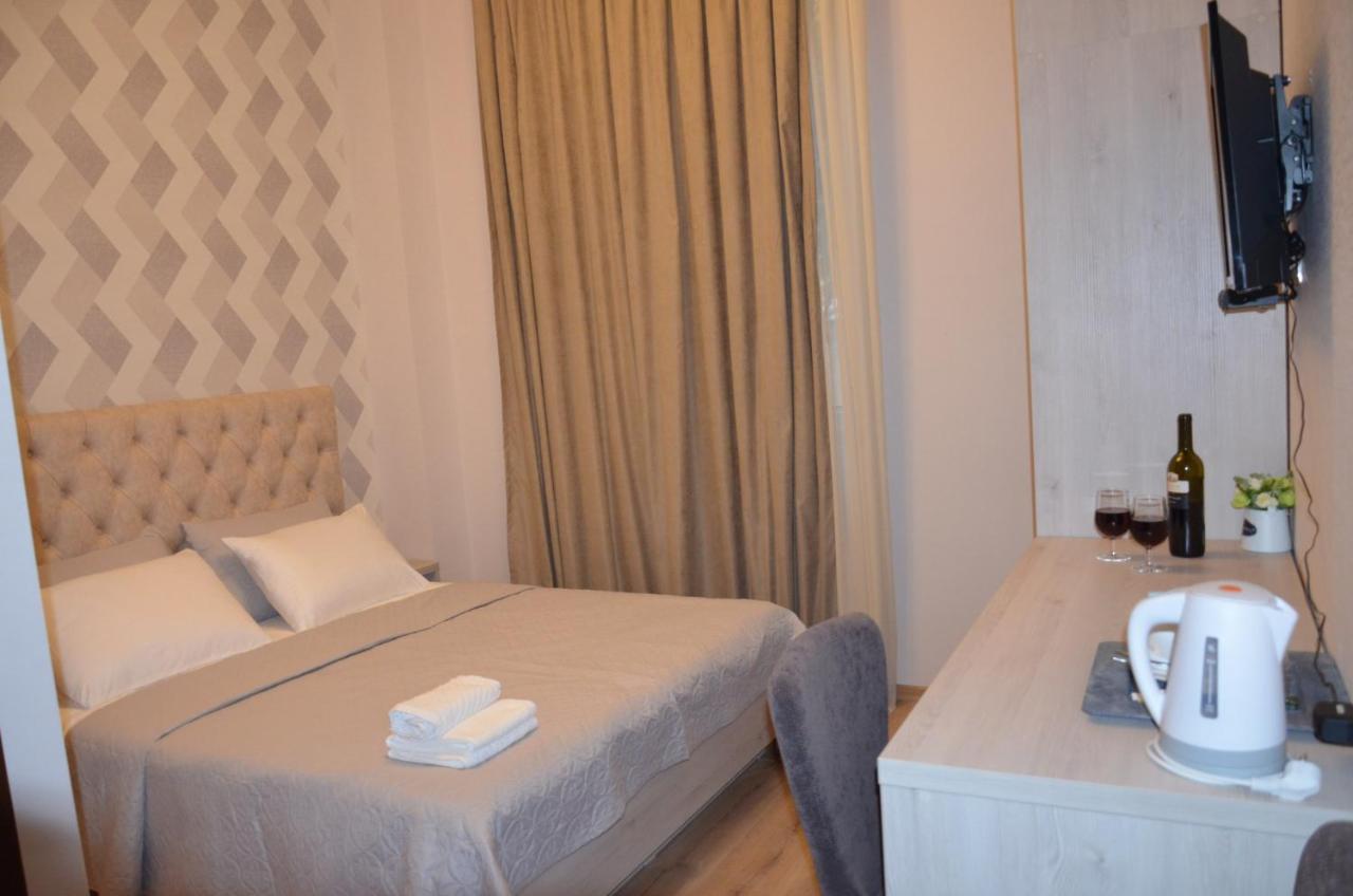 Hotel Griboedov ティビリシ エクステリア 写真