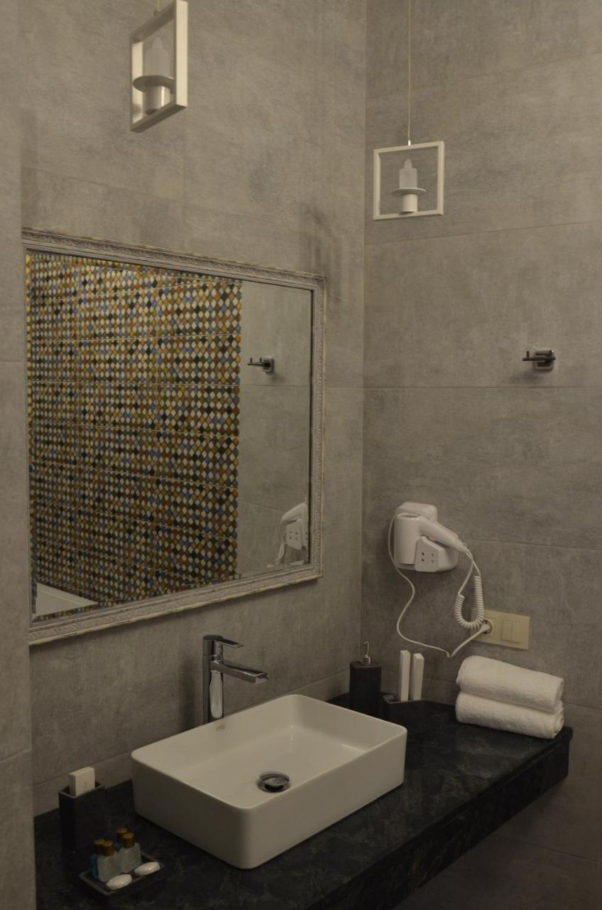 Hotel Griboedov ティビリシ エクステリア 写真